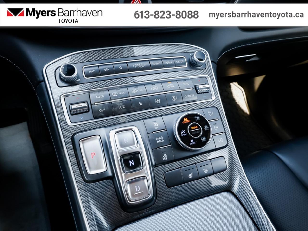 2023 Hyundai Santa Fe Urban AWD  - Sunroof -  Heated Seats - $216 B/W Photo