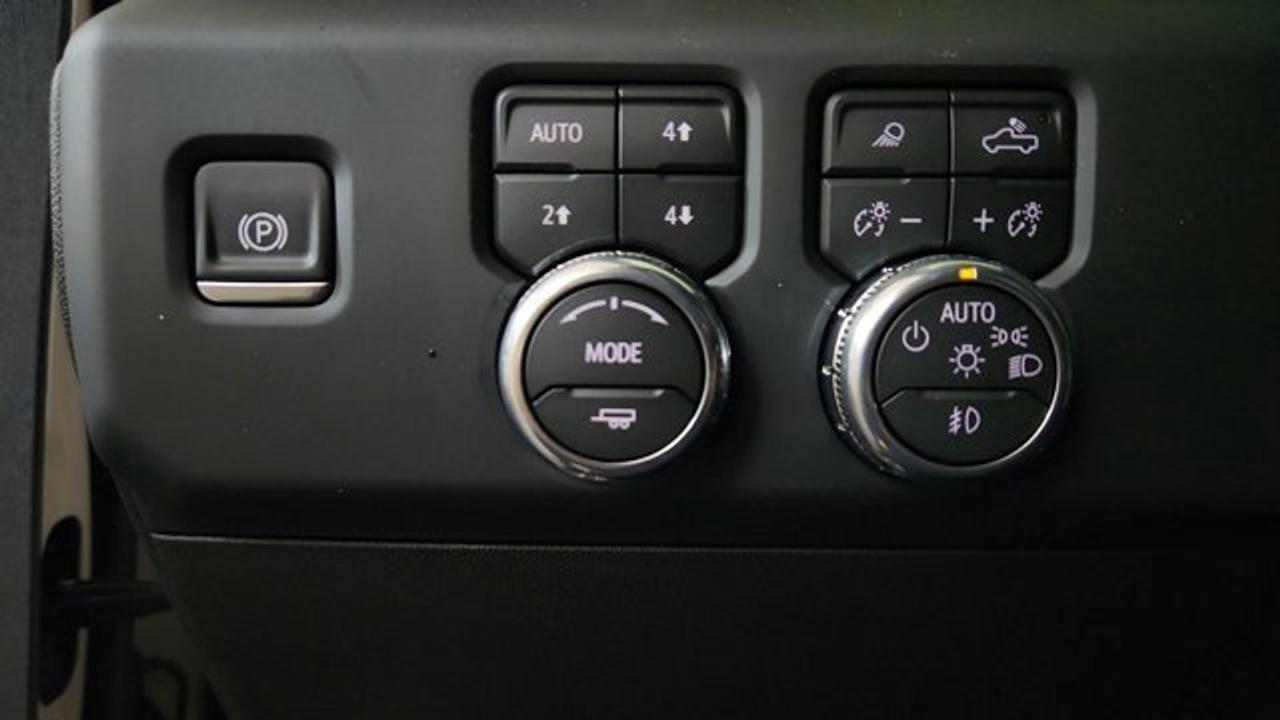 13751176