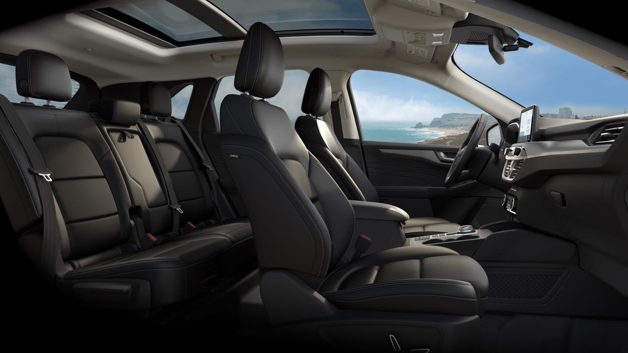 2022 Ford Escape Titanium Hybrid Photo