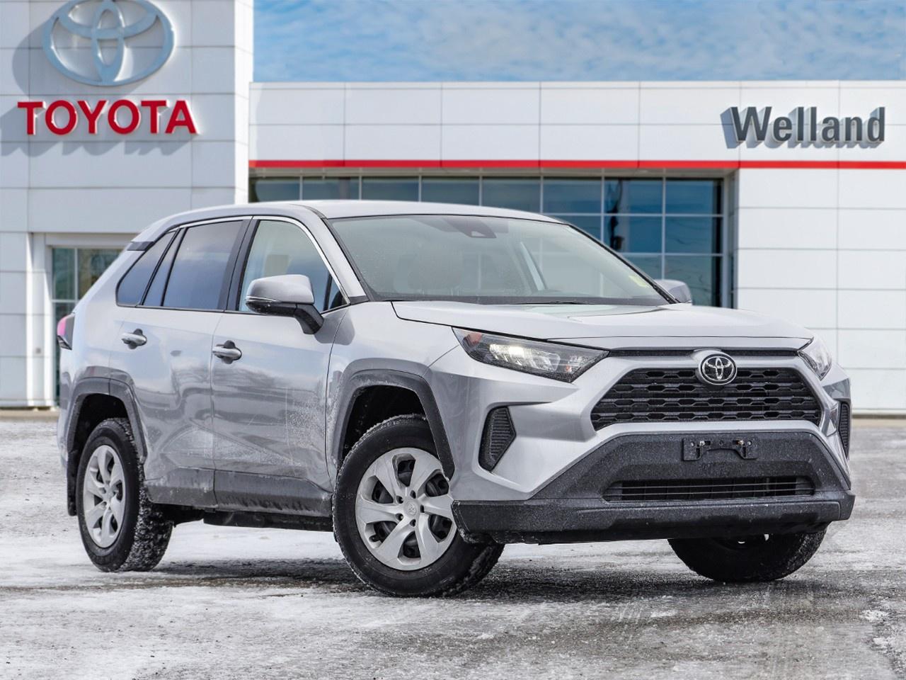 2023 Toyota RAV4 LE Photo0