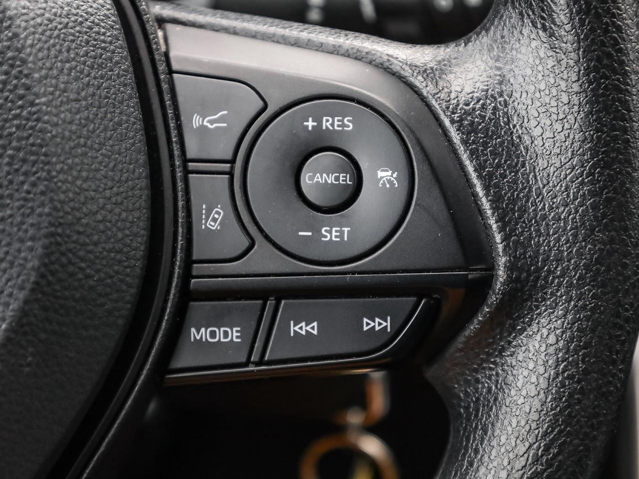 2023 Toyota RAV4 LE Photo