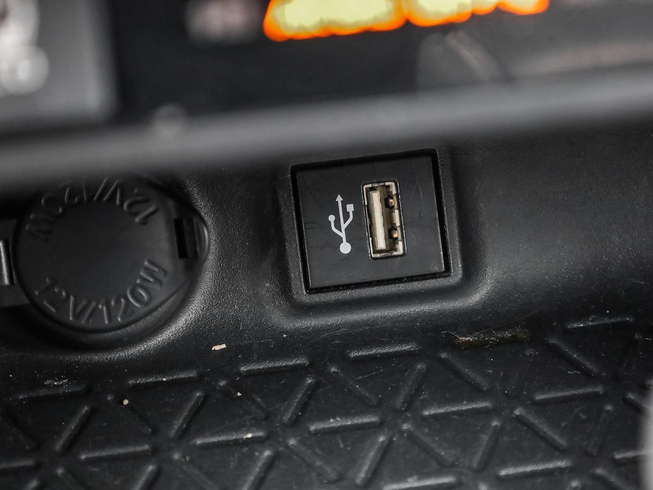 2023 Toyota RAV4 LE Photo