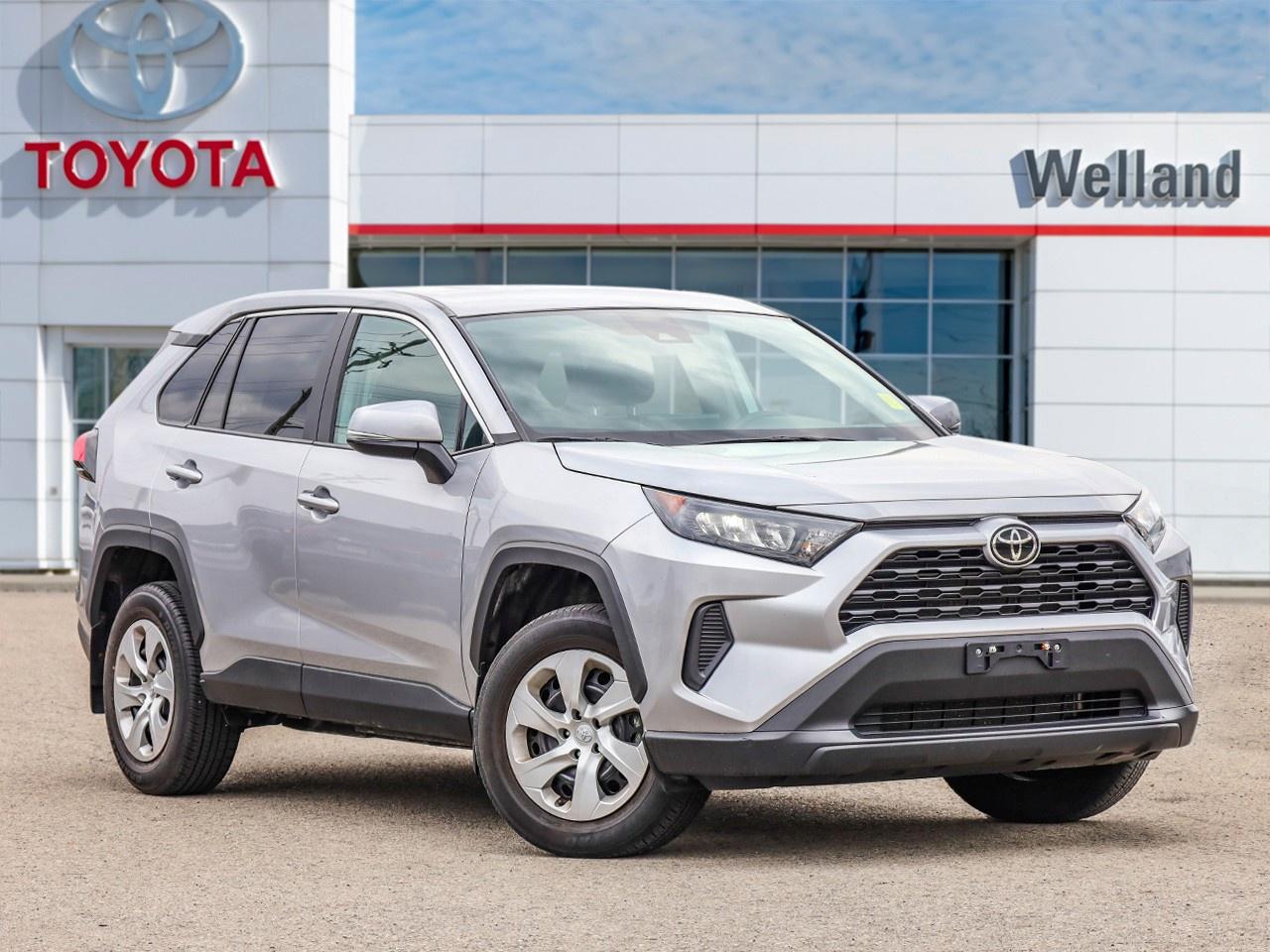 2023 Toyota RAV4 LE Photo0