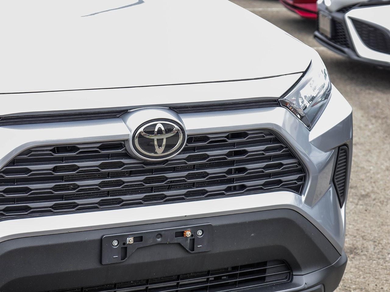 2023 Toyota RAV4 LE Photo