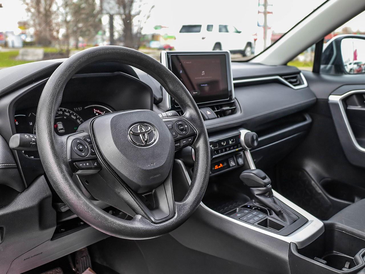 2023 Toyota RAV4 LE Photo