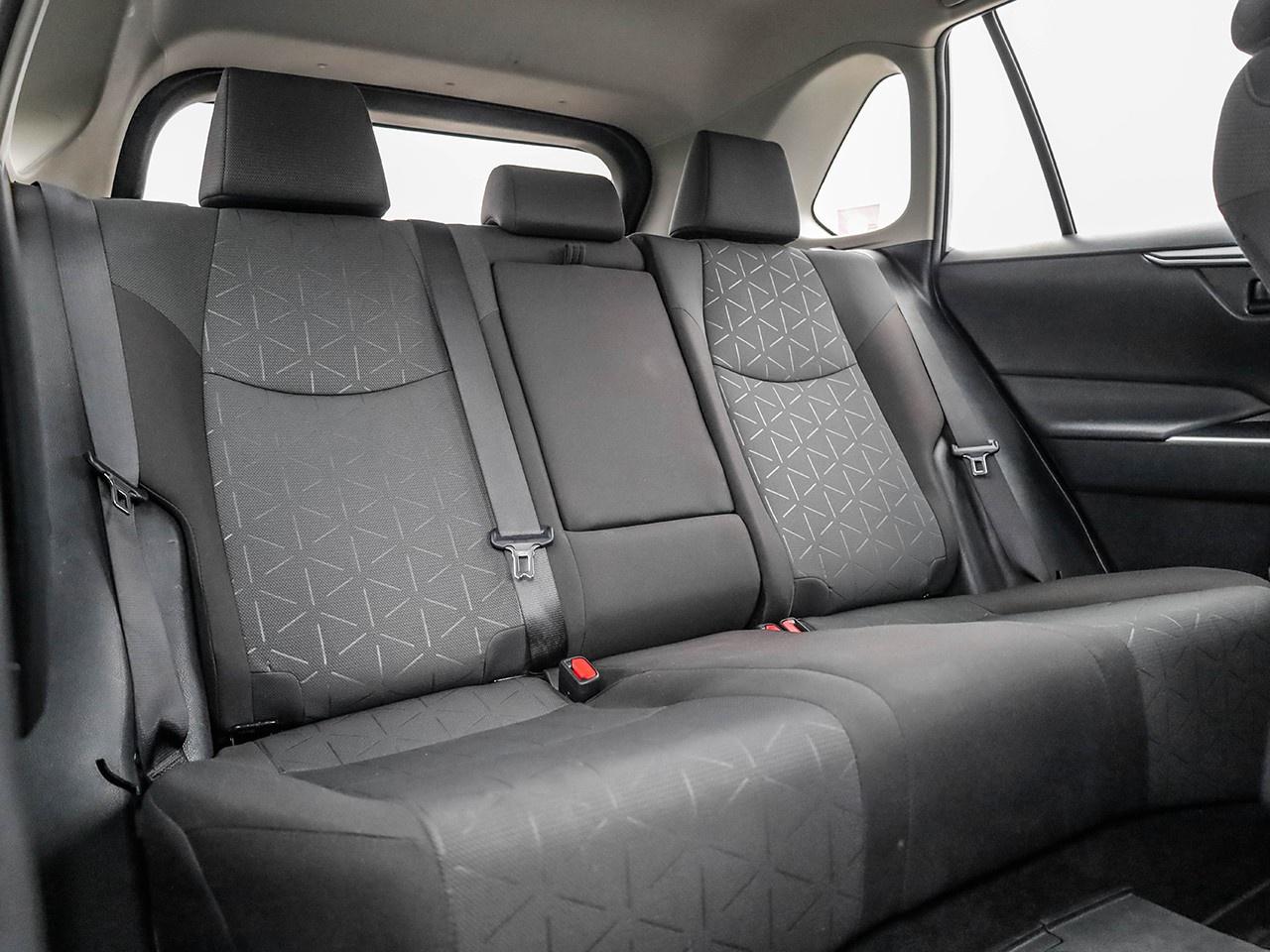 2023 Toyota RAV4 LE Photo