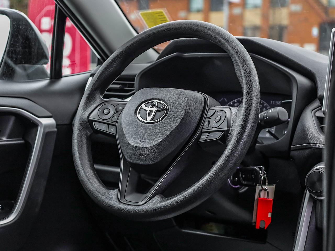 2023 Toyota RAV4 LE Photo