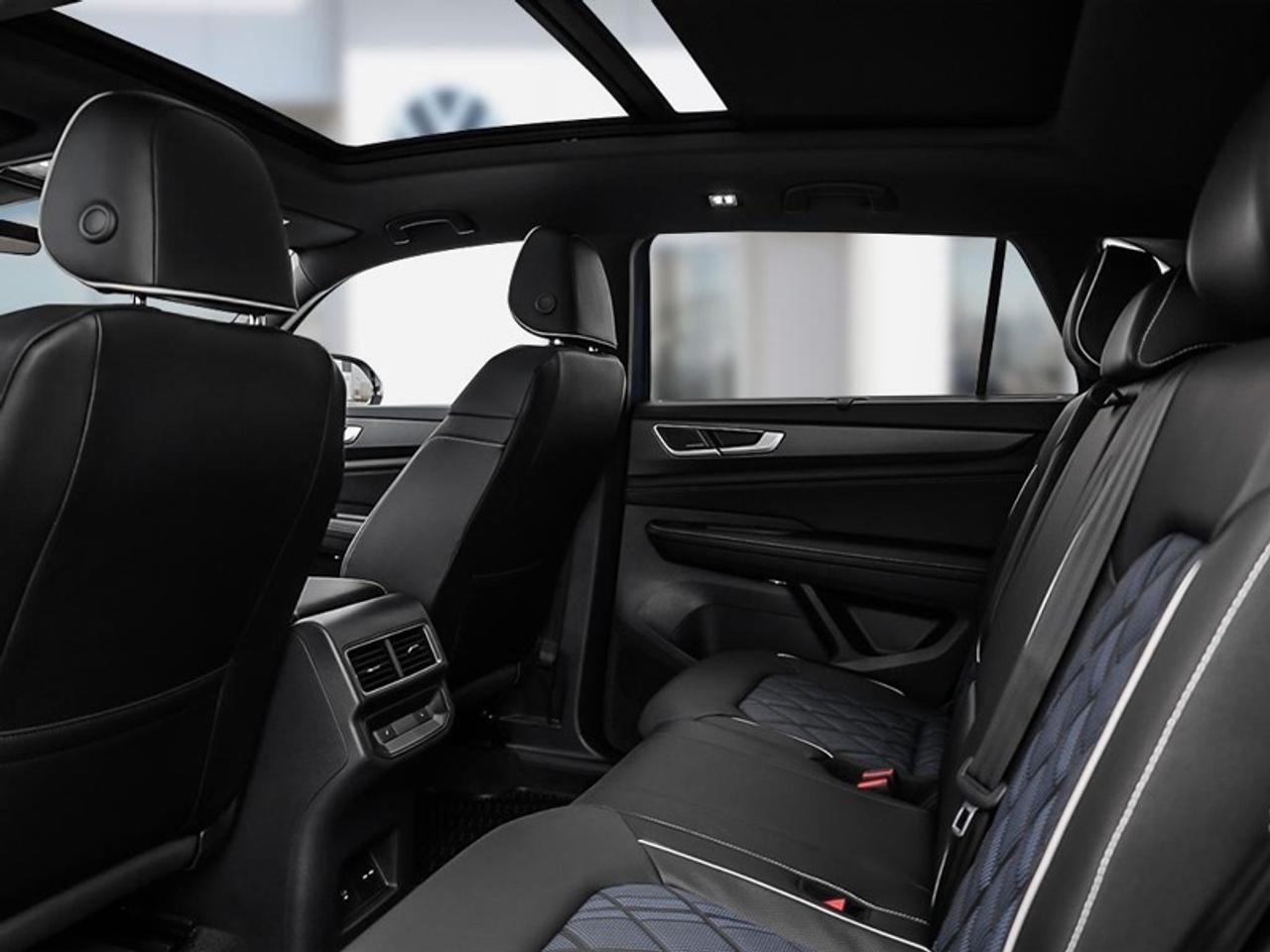 2026 Volkswagen Atlas Cross Sport Execline  - Massaging Seats Photo