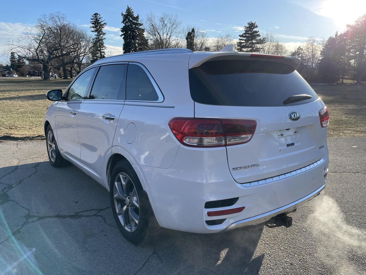2017 Kia Sorento SX Plus V6 AWD *One Owner Photo4