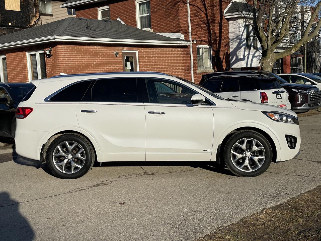 2017 Kia Sorento SX Plus V6 AWD *One Owner Photo