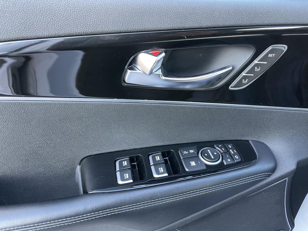 2017 Kia Sorento SX Plus V6 AWD *One Owner Photo