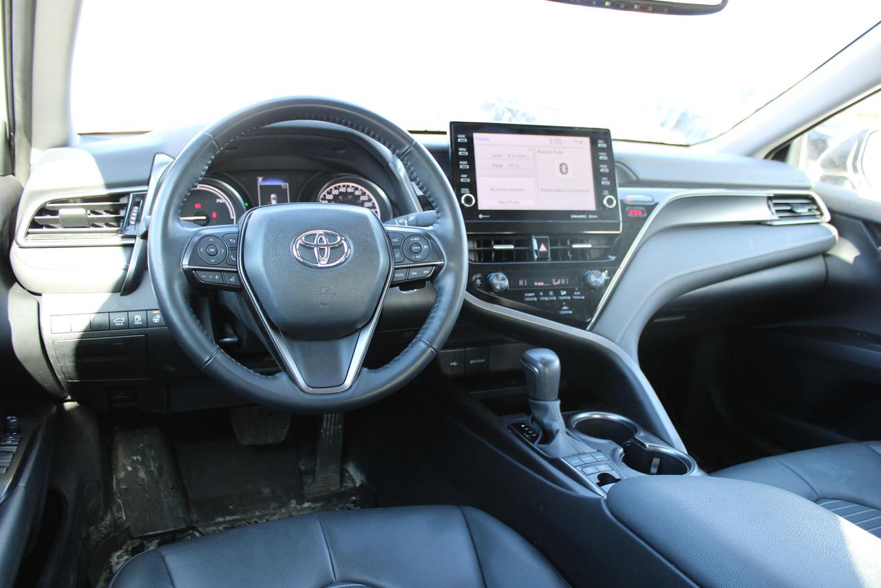 2024 Toyota Camry HYBRID SE Photo