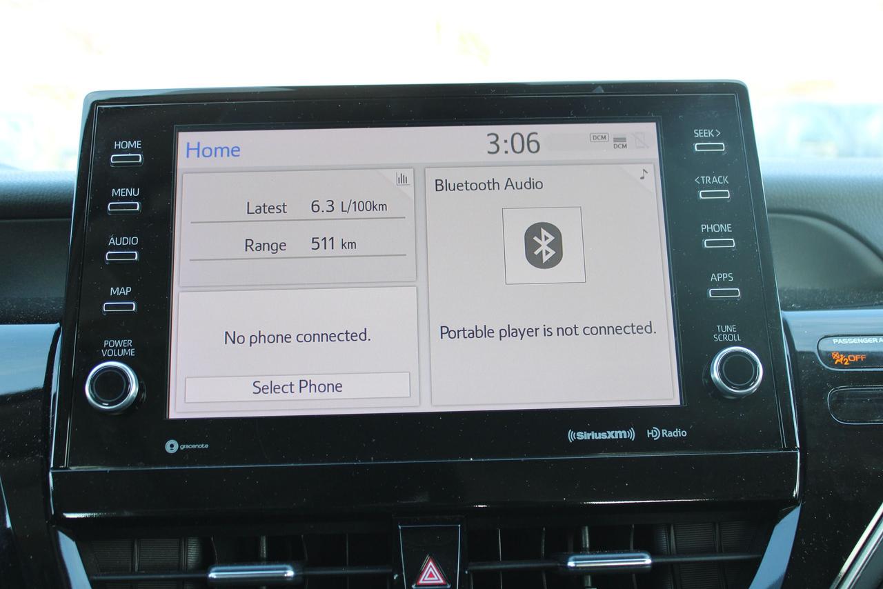 2024 Toyota Camry HYBRID SE Photo