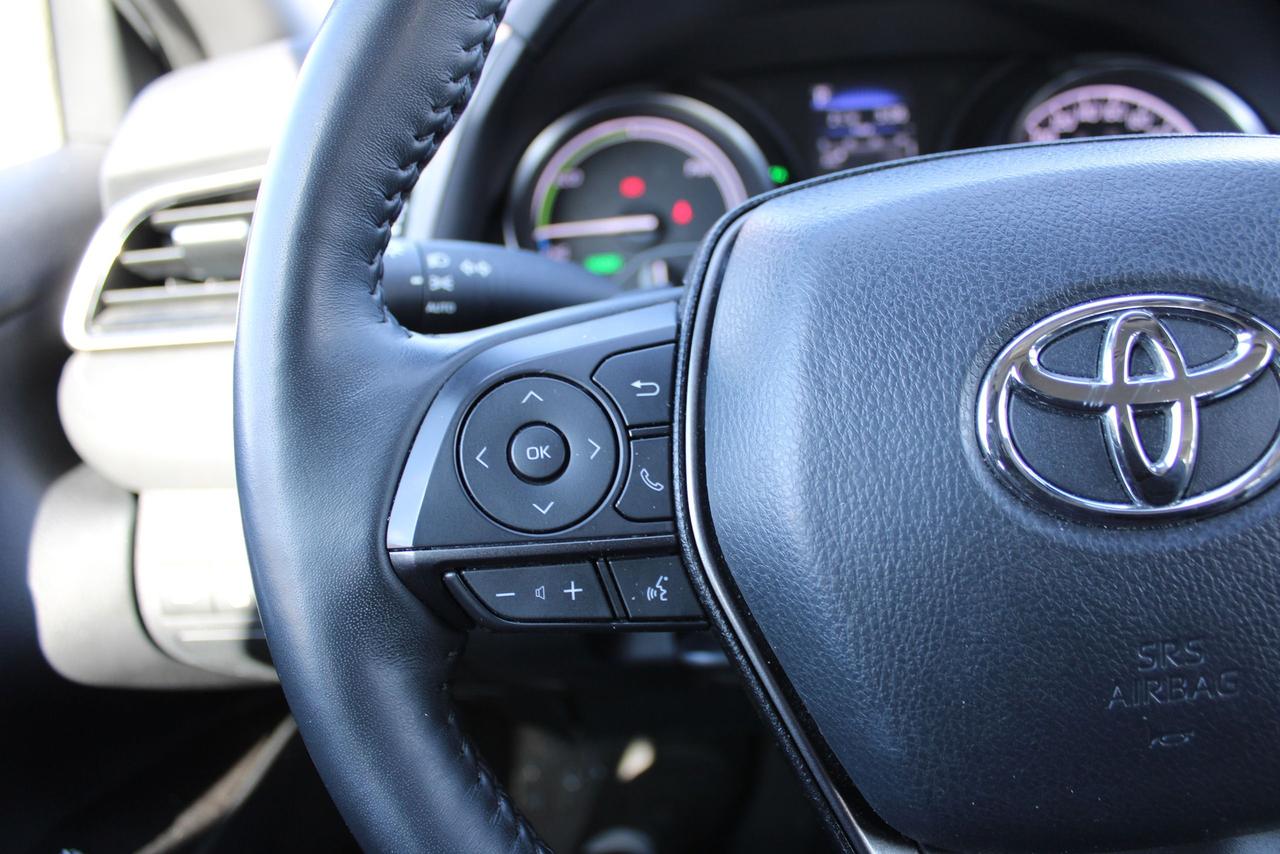 2024 Toyota Camry HYBRID SE Photo