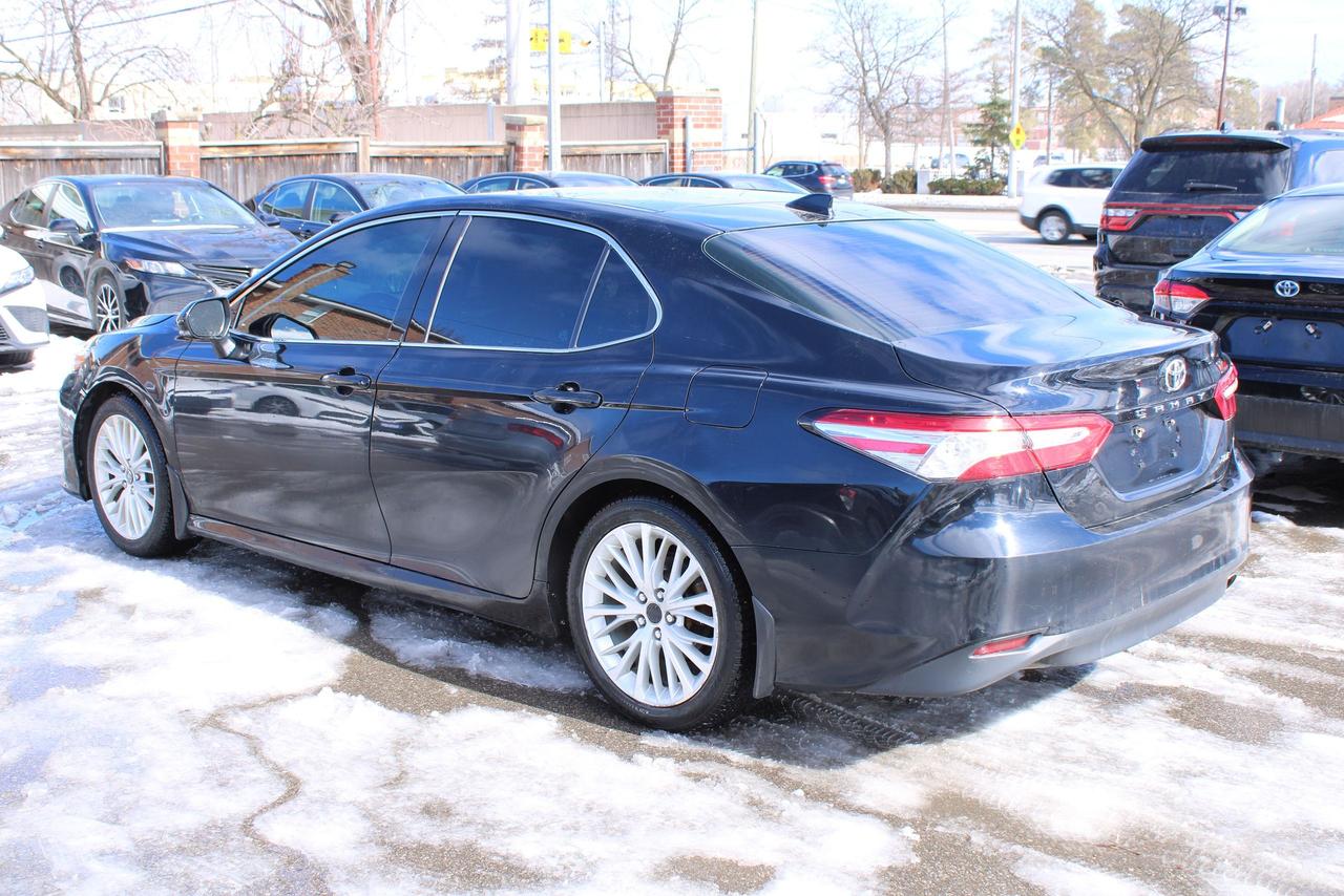 2020 Toyota Camry XLE Photo