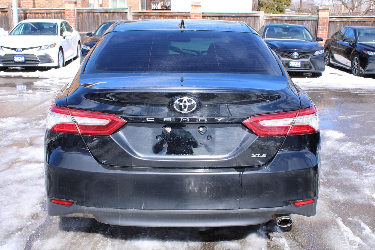 2020 Toyota Camry XLE Photo