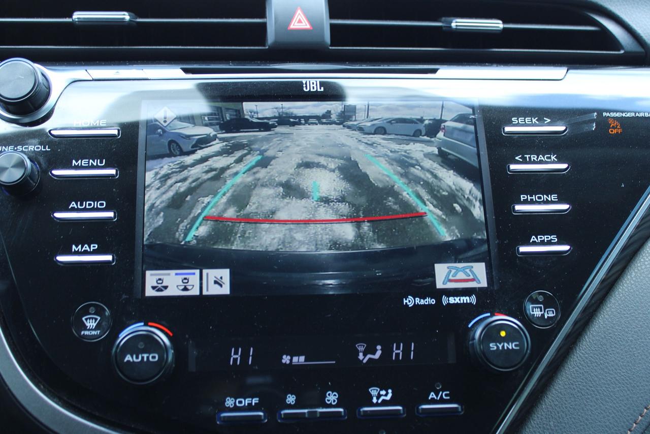 2020 Toyota Camry XLE Photo