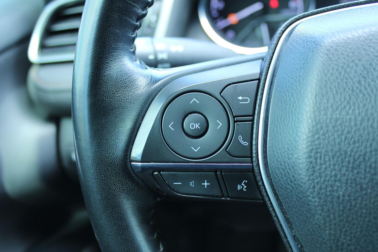 2020 Toyota Camry XLE Photo