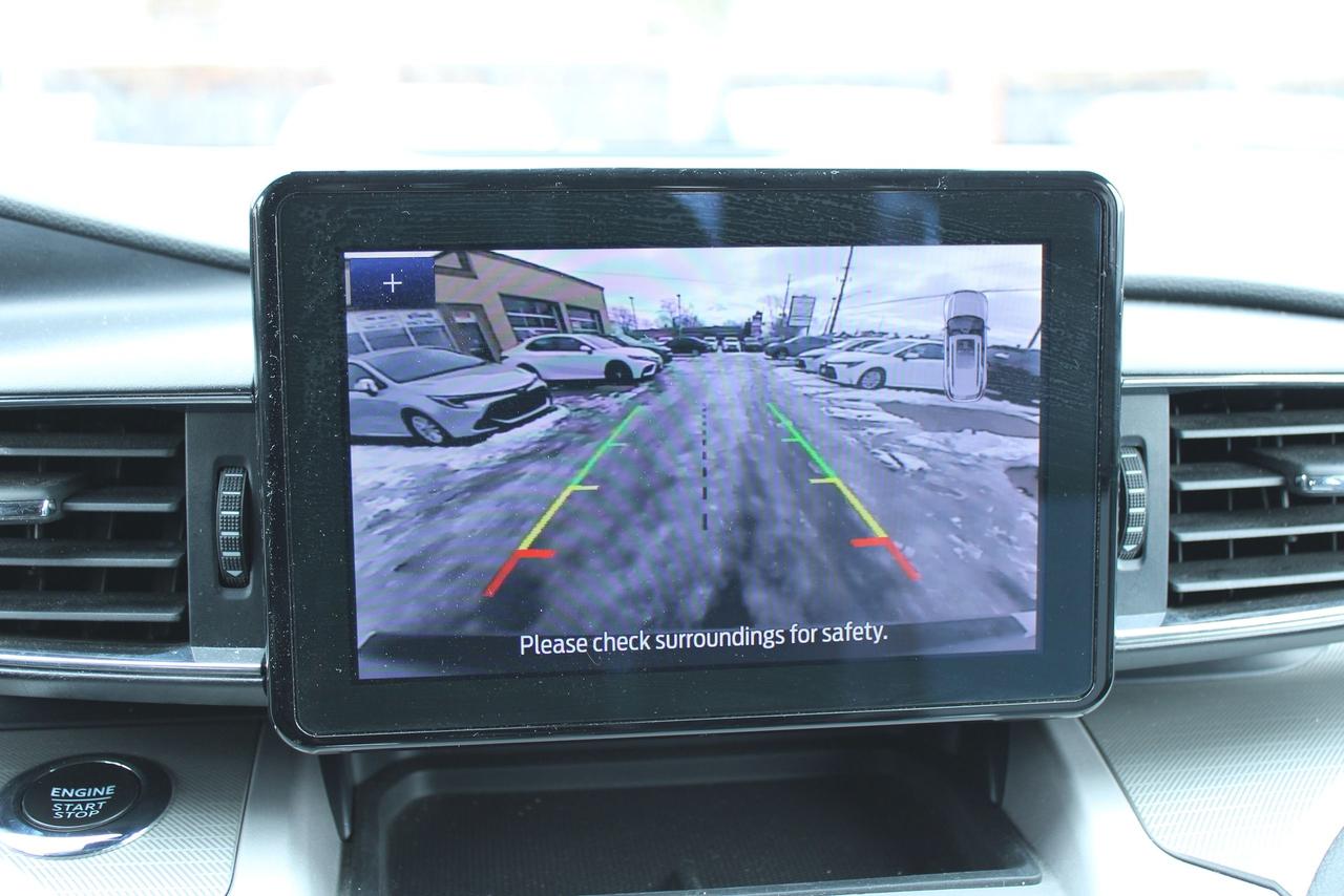 2024 Ford Explorer XLT Photo