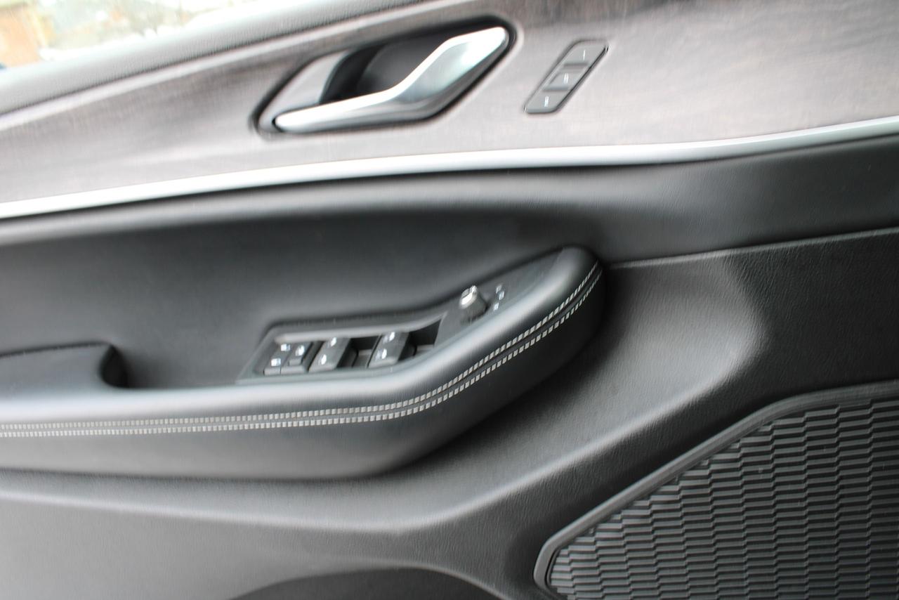 2024 Jeep Grand Cherokee Limited 6 Passenger Photo