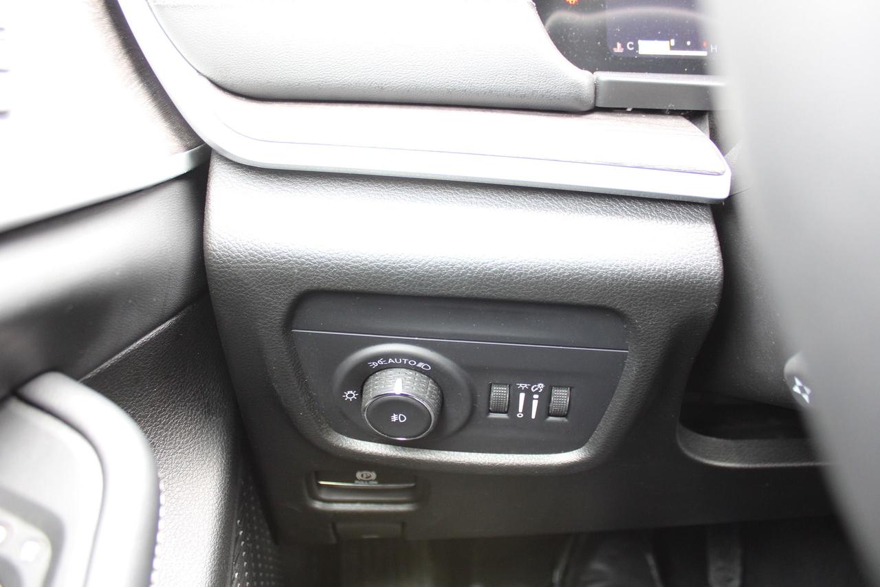 2024 Jeep Grand Cherokee Limited 6 Passenger Photo