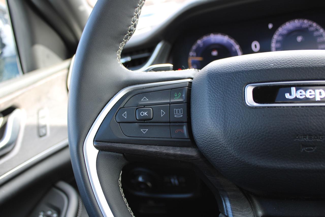 2024 Jeep Grand Cherokee Limited 6 Passenger Photo