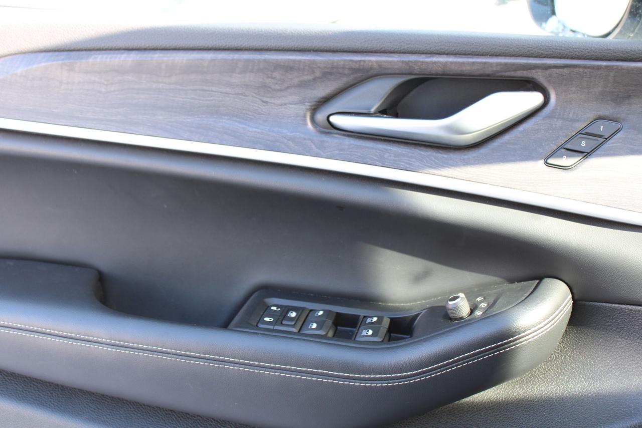 2024 Jeep Grand Cherokee Limited 6 Passenger Photo