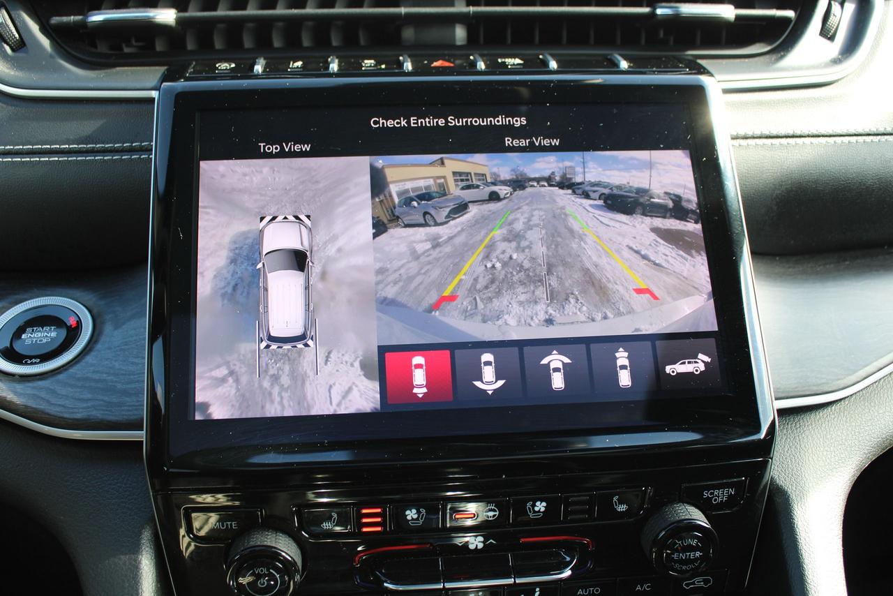 2024 Jeep Grand Cherokee Limited 6 Passenger Photo