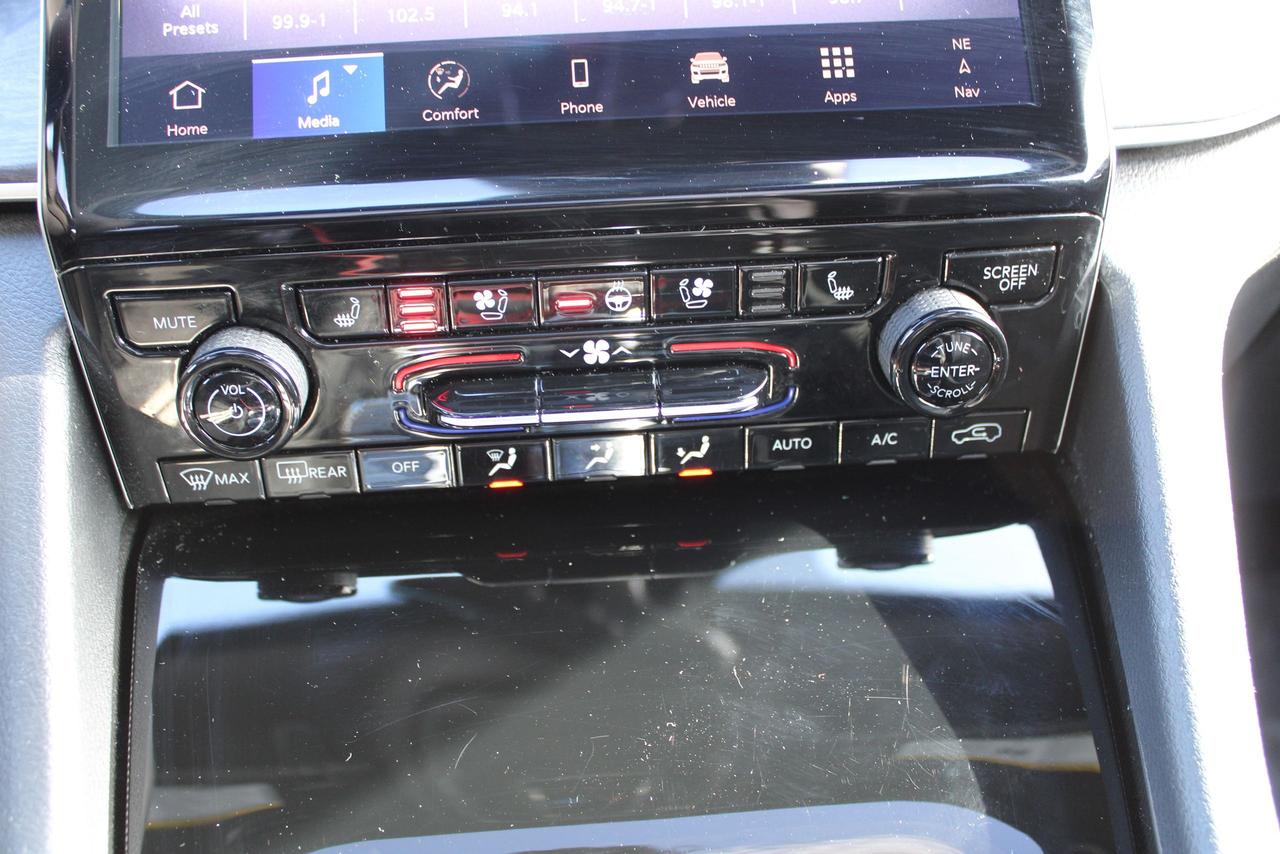 2024 Jeep Grand Cherokee Limited 6 Passenger Photo