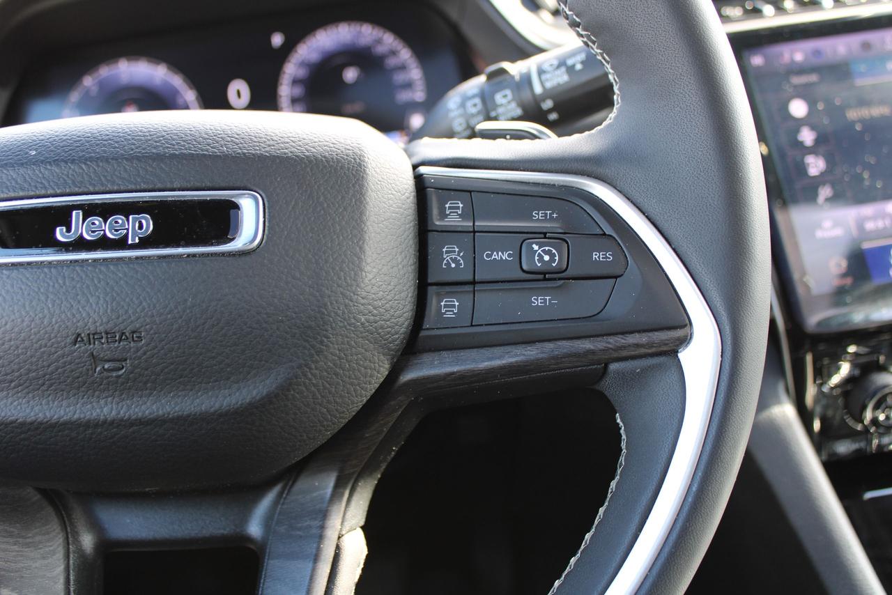 2024 Jeep Grand Cherokee Limited 6 Passenger Photo