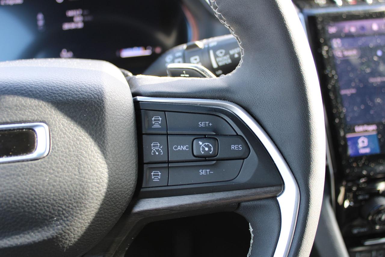 2024 Jeep Grand Cherokee LIMITED 4X4 Photo