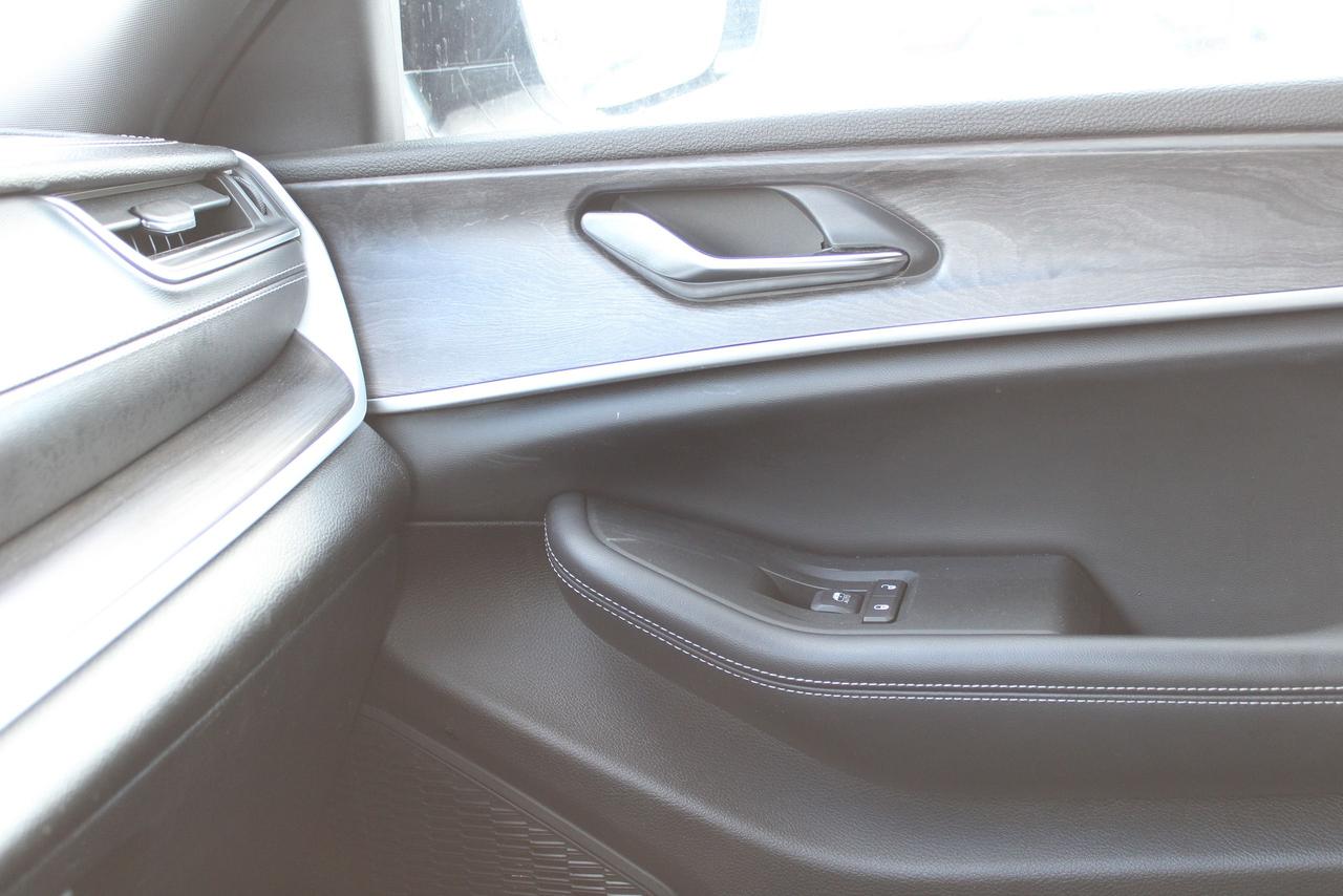 2024 Jeep Grand Cherokee LIMITED 4X4 Photo