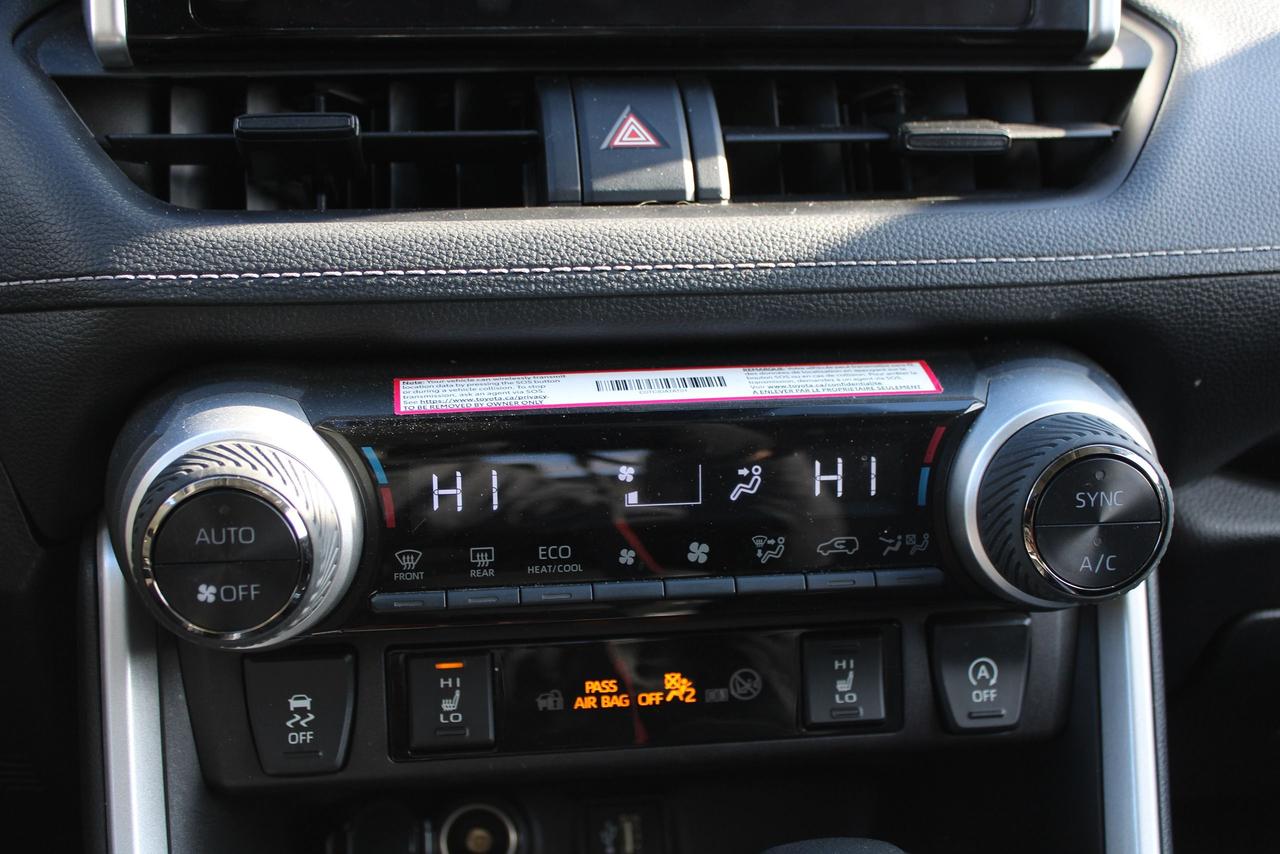 2025 Toyota RAV4 XLE Photo