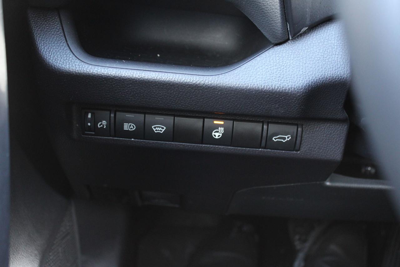 2025 Toyota RAV4 XLE Photo