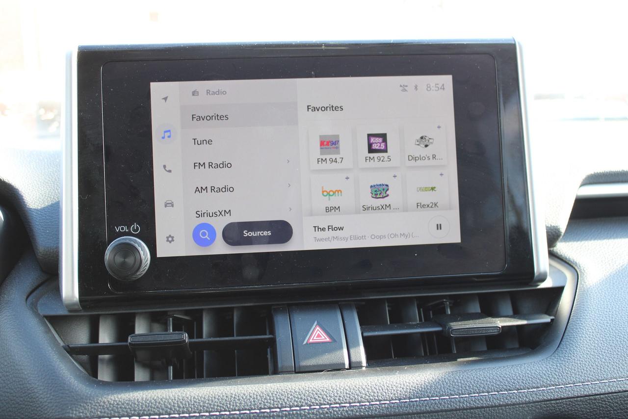 2025 Toyota RAV4 XLE Photo