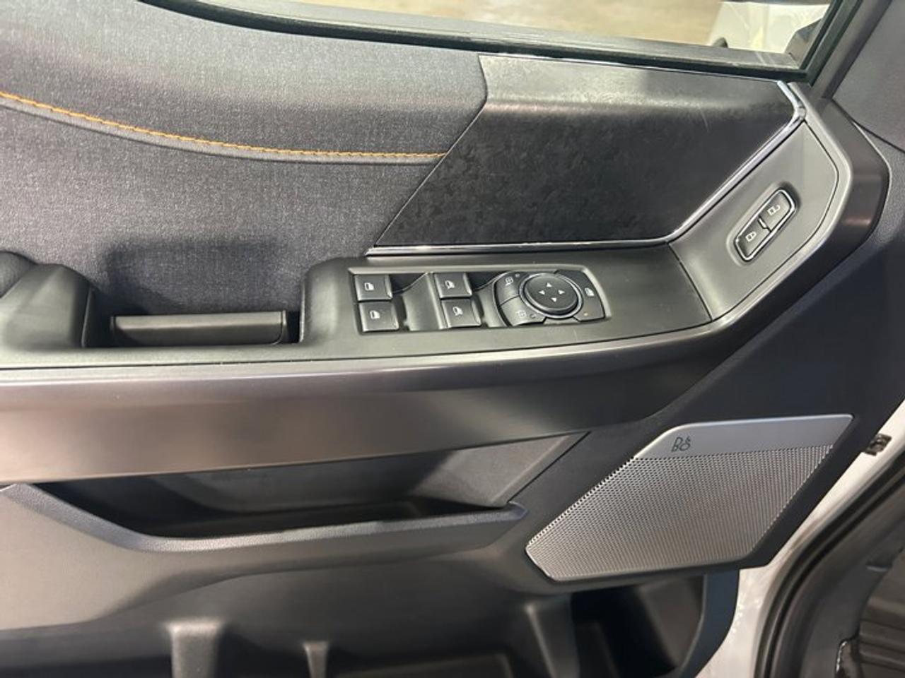 13751734