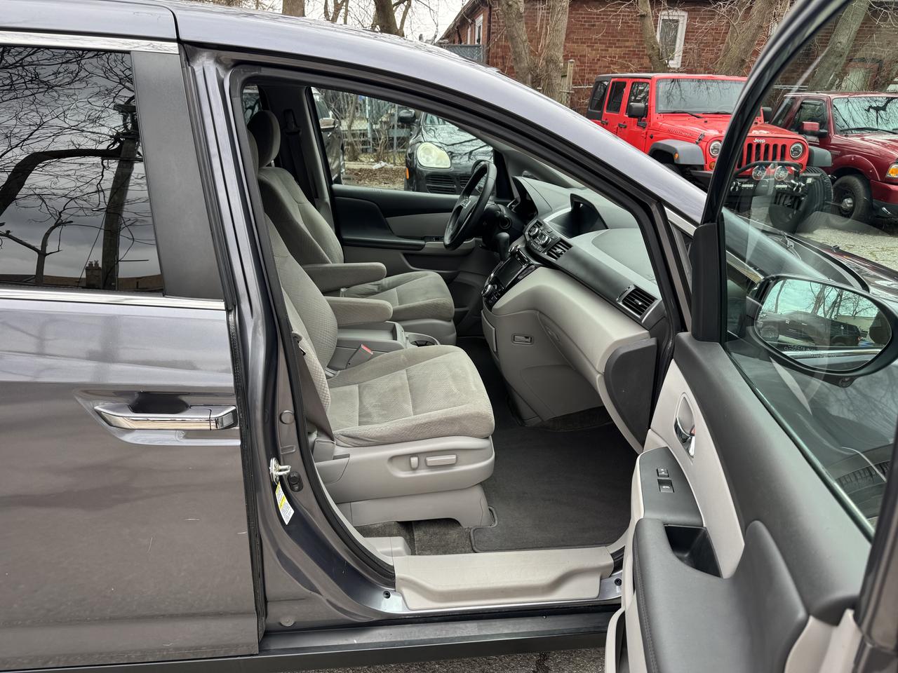 2014 Honda Odyssey EX PWR DOORS! Photo