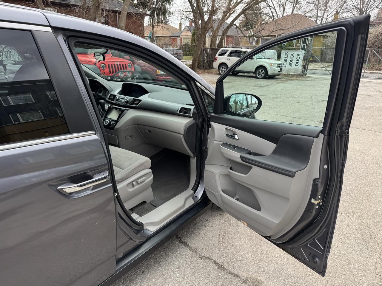 2014 Honda Odyssey EX PWR DOORS! Photo