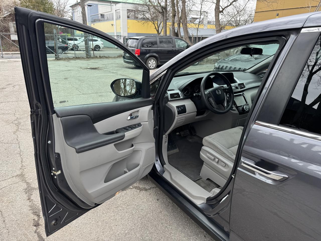 2014 Honda Odyssey EX PWR DOORS! Photo