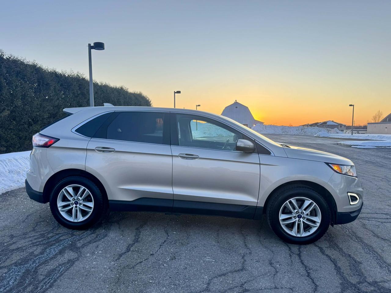 2017 Ford Edge SEL Photo