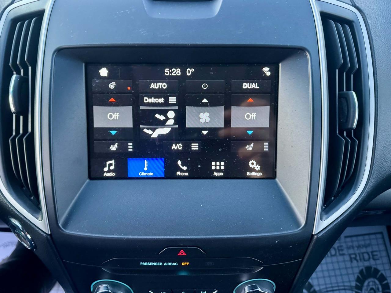 2017 Ford Edge SEL Photo