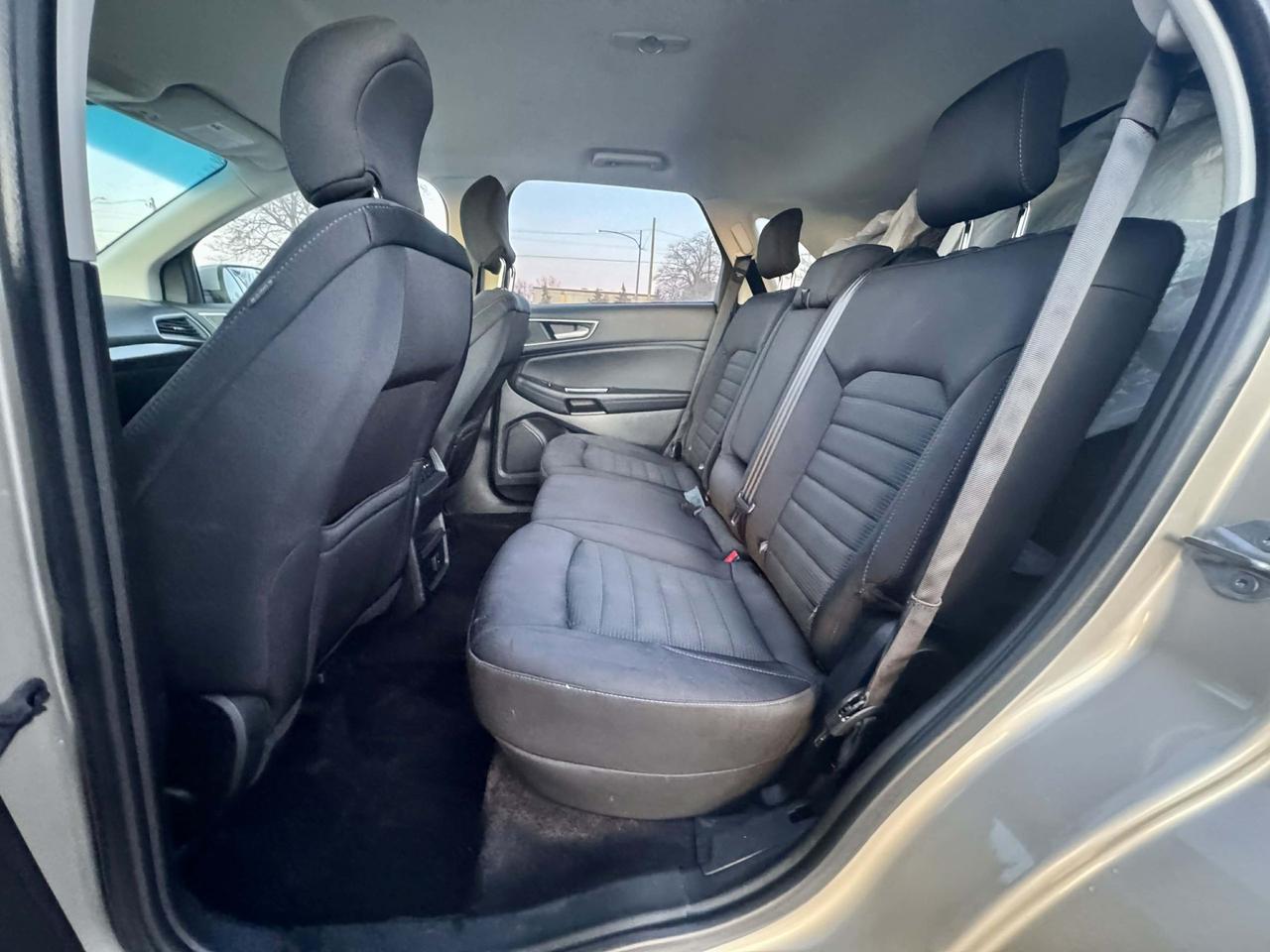 2017 Ford Edge SEL Photo