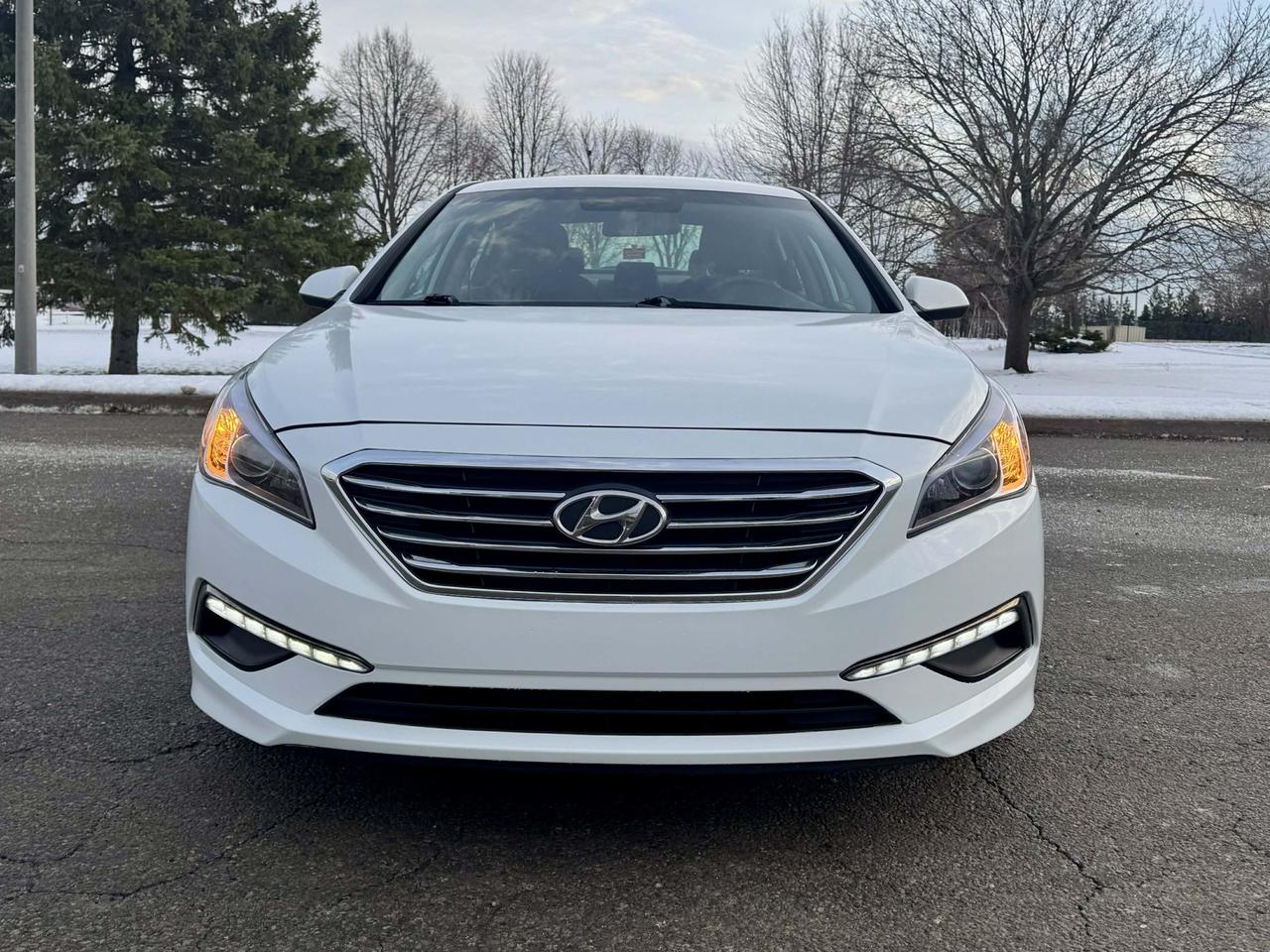 2017 Hyundai Sonata 2.4L GL Photo2