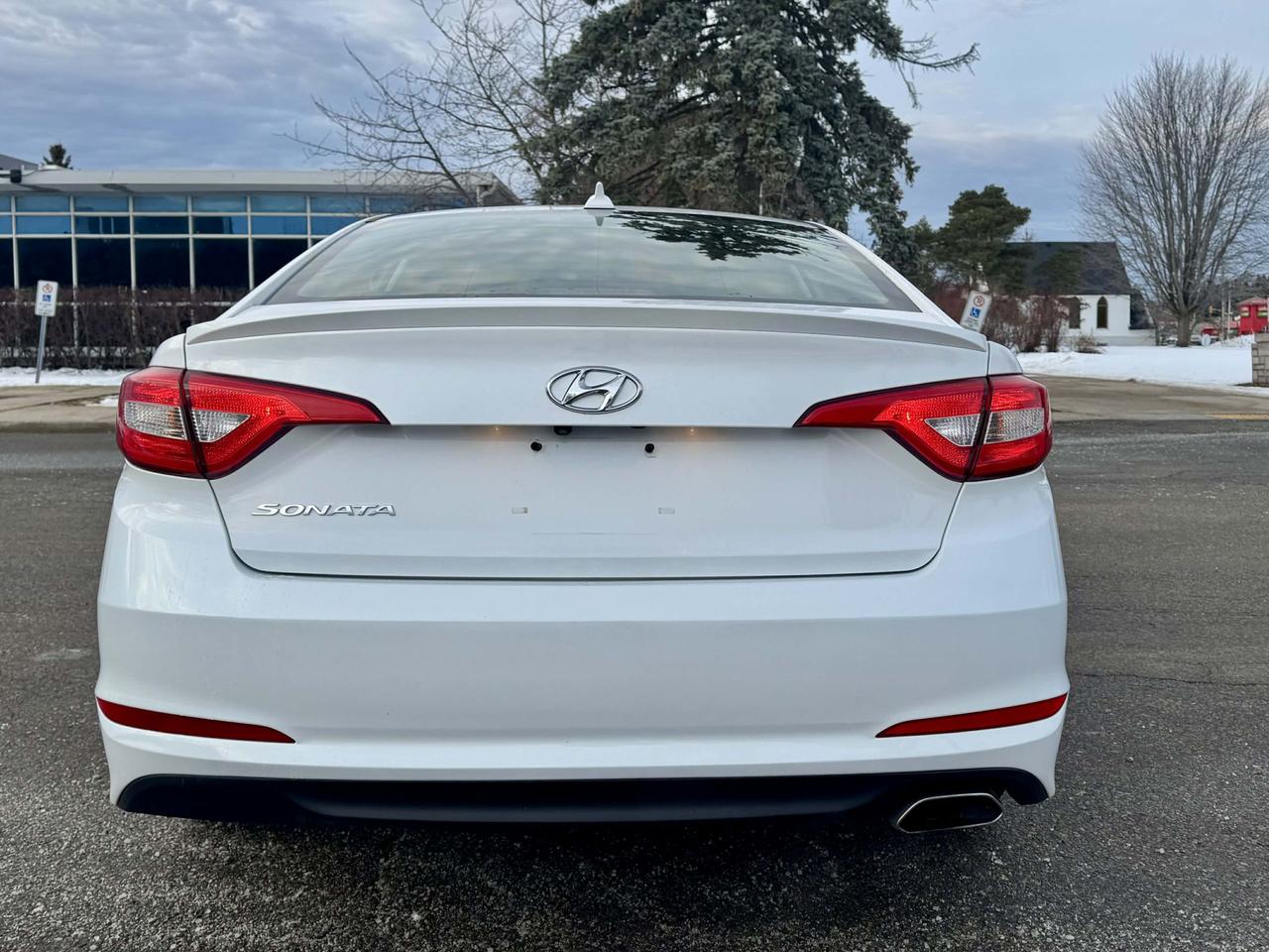 2017 Hyundai Sonata 2.4L GL Photo4