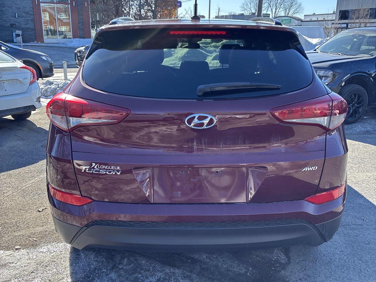 2017 Hyundai Tucson SE - AWD, LEATHER, SUNROOF, HEATED SEATS & WHEEL! Photo