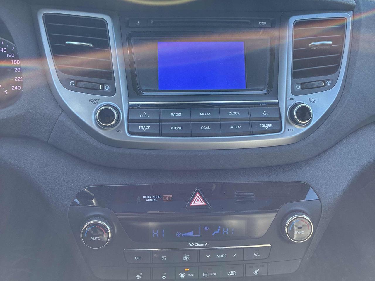 2017 Hyundai Tucson SE - AWD, LEATHER, SUNROOF, HEATED SEATS & WHEEL! Photo15