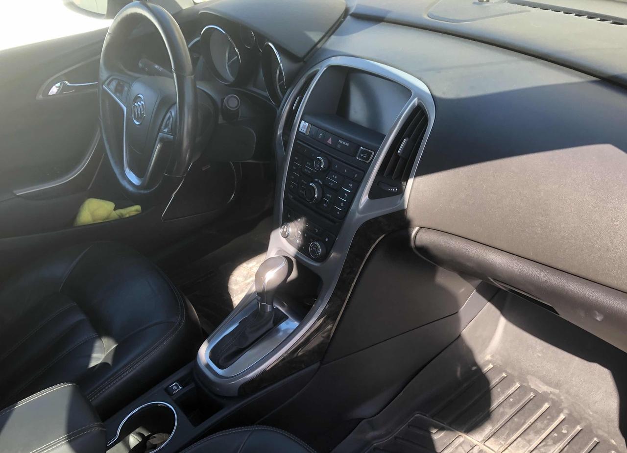 2015 Buick Verano ULTRA LOW KM!! LEATHER, BOSE, HEATED SEATS, CLEAN! Photo17