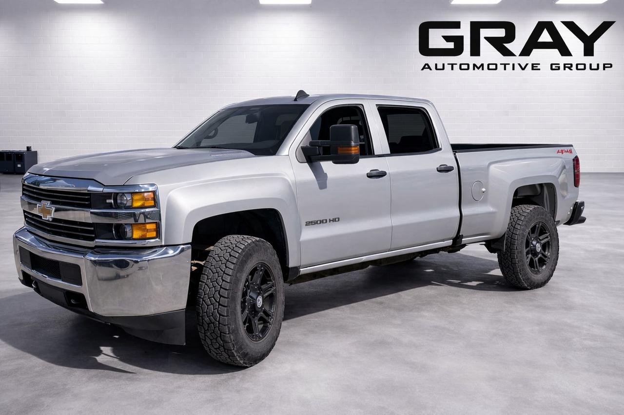 2016 Chevrolet Silverado 2500 4WD Crew Cab 153" Diesel Photo0