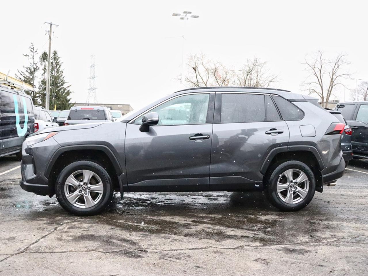 2022 Toyota RAV4 XLE | AWD | 2.5L | ROOF | HTD STR WHL |ADPTV CRUIS Photo4