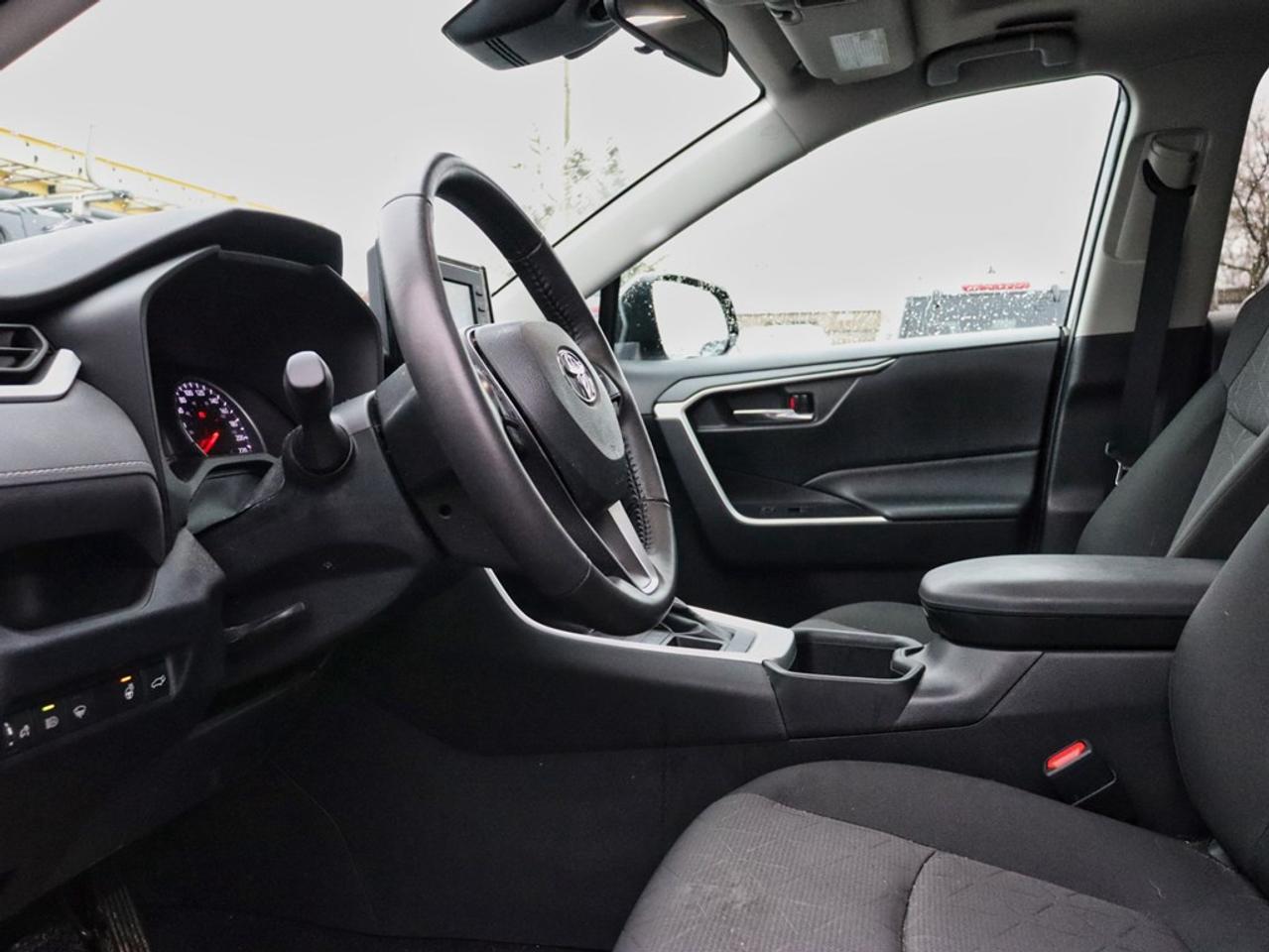 2022 Toyota RAV4 XLE | AWD | 2.5L | ROOF | HTD STR WHL |ADPTV CRUIS Photo